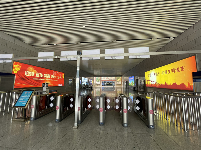高鐵廣告本身就具有整潔舒適、便捷、休閑娛樂的優(yōu)質(zhì)環(huán)境